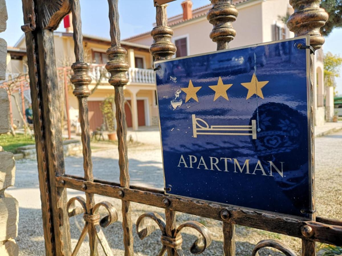 Apartment Poesia Пореч Екстер'єр фото